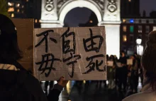 Na Washington Square dysydenci wspierają historyczne protesty w całych Chinach