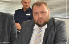 Dyrektor: "Proste jak jeb…e dzieci". Człowiek Czarnka rozsyłał pornografię.