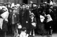 Poruszające relacje ocalałych z selekcji w Auschwitz-Birkenau.