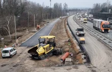 Budują trzeci pas jezdni na autostradzie wokół Krakowa, wąskie gardło