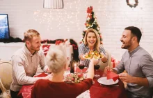 Święta – jak radzić sobie z trudnymi rozmowami przy stole
