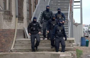 Policja niemiecka rozbiła grupę ekstremistów planującą zamach stanu. Liczy...