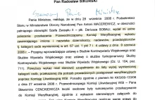 Macierewicz, zamiast profesjonalnie zlikwidować WSI, miał inne pasje.