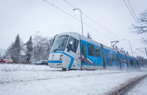 Wrocław przygotowuje się na atak zimy. W poniedziałek weekendowe rozkłady jazdy?