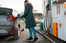 Ekspert: Cena benzyny w Polsce bez podatków jedną z najwyższych w UE....