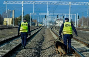 Łódź: Pociąg wjechał w ułożone na torach przeszkody