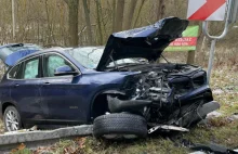 Czołowe zderzenie samochodów osobowych na DK16 niedaleko Grudziądza