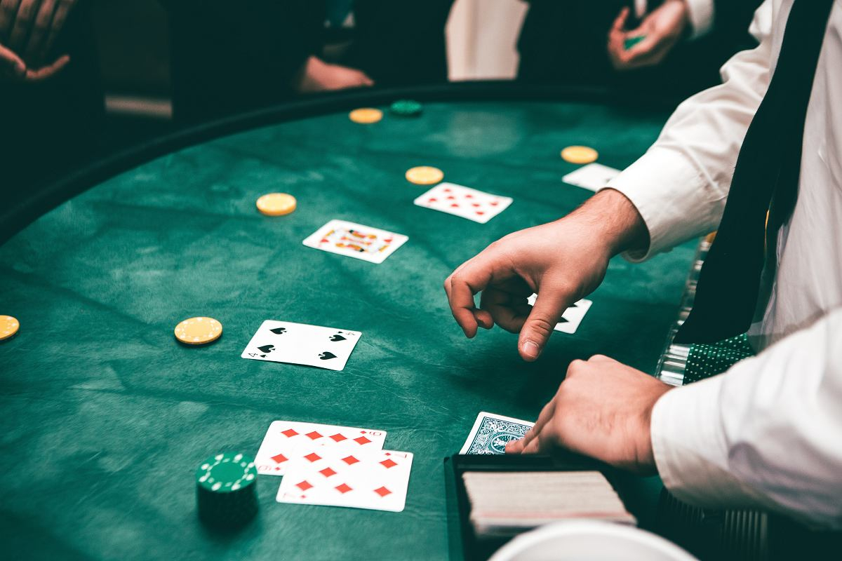 Gry hazardowe w kasynie online - Czy jest to legalne w Polsce?