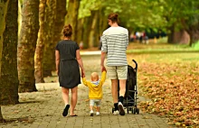 Podział obowiązków rodzicielskich w PL jest niekorzystny dla ojców i matek