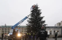 Świąteczna choinka w Berlinie padła ofiarą aktywistów klimatycznych
