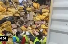 There was a parcel apocalypse in China due to a new wave of coronavirus:...