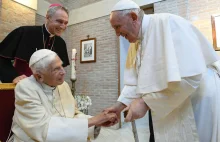 Franciszek: Były papież Benedykt jest bardzo chory
