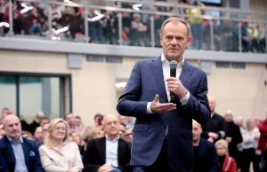 Donald Tusk pozywa dziennikarzy TVP. Chodzi o film "Nasz człowiek w Warszawie"