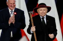 Meble w piecu, czarny dym z komina. Mandat? "No przecież Kaczyński pozwolił"