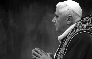 Benedykt XVI nie żyje. Papież-senior miał 95 lat