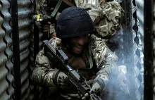 Ukraińscy żołnierze uczą się zasad wojny okopowej w Anglii