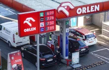 Główny ekonomista Orlenu tłumaczy brak obniżek cen paliw przed nowym rokiem