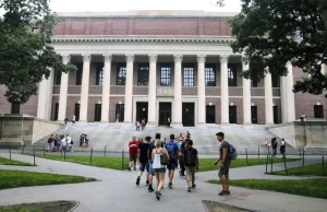 43% białych studentów Harvardu dostało preferencyjne traktowanie przy rekrutacji