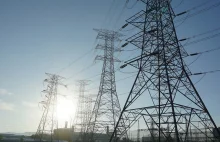 Opłaty dystrybucyjne za prąd w górę o średnio 45% w 2023!