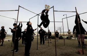 USA: armia obniża wymogi testów sprawności - tylko dla kobiet i osób starszych