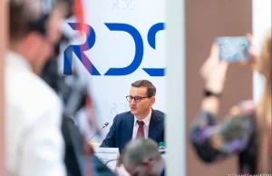 Politycy apelują do premiera Morawieckiego ws. cen biletów kolejowych