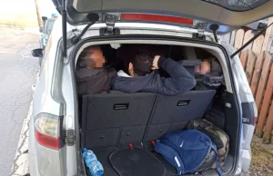 Ukrainiec przewoził w samochodzie 12 Turków [VIDEO] -