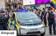 UK: policja wydała 66 000 funtów(!) na tęczowe samochody LGBT, flagi, sznurówki