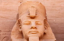 Egipt: Chcieli dźwigiem ukraść 10-tonowy posąg faraona