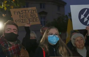 Narodowiec znieważał legalnie. W Kaliszu nie odpowiedzą za "Śmierć Żydom"