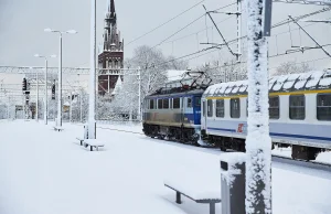 PKP. W 19 lat wybudowano 50 km linii kolejowych. Dróg: 12 tys.