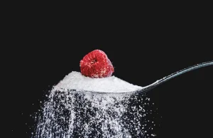 Dieta bogata w cukier kończy się gorszym wykształceniem oraz mniejszym majątkiem