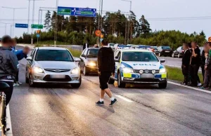 Szwedzka policja i wyścigi na 1/4 mili