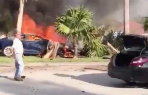 Kierowca Tesli umiera w palącym się samochodzie. Według świadka klamki nie...