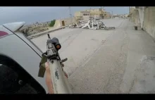 Film z kamery go pro polskiego ochotnika podczas walki w Syrii.