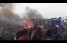 Pożar obozu w Calais. Uchodźcy podpalili ewakuowaną część obozu