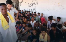Libia: po zatonięciu łodzi z uchodźcami morze wyrzuciło na brzeg 82 ciała