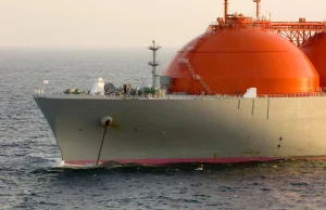 Litewski pływający terminal LNG dotarł do Zatoki Perskiej.