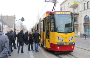 Podwyżki cen biletów w miastach. Uber byłby tańszy.