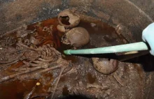 Analiza szczątków odkrytych w czarnym sarkofagu. Jest kilka niespodzianek