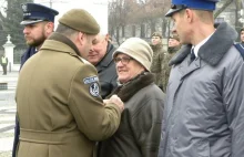 Szóstego już syna wysłali w kamasze. Zostali uhonorowani medalem!