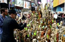 Tona kości słoniowej zniszczona na Times Square