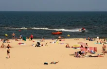 Płacą 4 tys. zł, dorzucają jedzenie i zakwaterowanie. Wciąż nie mogą...