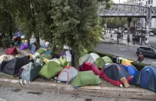 Francja. Imigranci z Calais w Paryżu