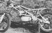 Prototyp motocykla sportowego napędzanego silnikiem WSK 175