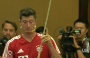 Lewandowski zaskoczył wszystkich niezwykłym trickiem bilardowym!