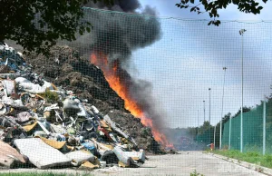 Wielki pożar płonie składowisko odpadów w Kędzierzynie-Koźlu Akcja gaśnicza