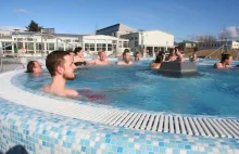 Zasłony prysznicowe na basenach w Reykjaviku