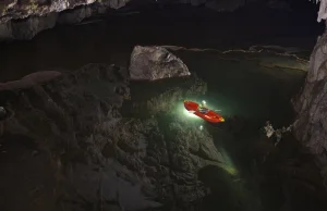 Pomyślcie jakie cudownie czyste jeziora są gdzieś pod nami.