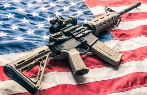 W USA cywile posiadają około 400 mln. sztuk broni palnej, a wojsko,...