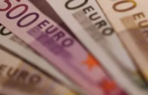 EBC może rozdać po 1300 EUR każdemu człowiekowi ze strefy euro